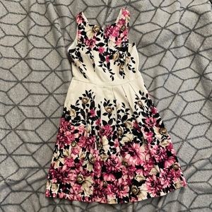 White House black market Dress size 6